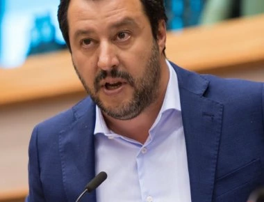 «Στα άκρα» η κόντρα Ιταλίας-Γερμανίας για το μεταναστευτικό - Προειδοποιεί με κλείσιμο αεροδρομίων η Ρώμη